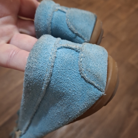 Minnetonka Moccasin Thread Suede Slip-On Comfort Shoes. - Picture 10 of 13